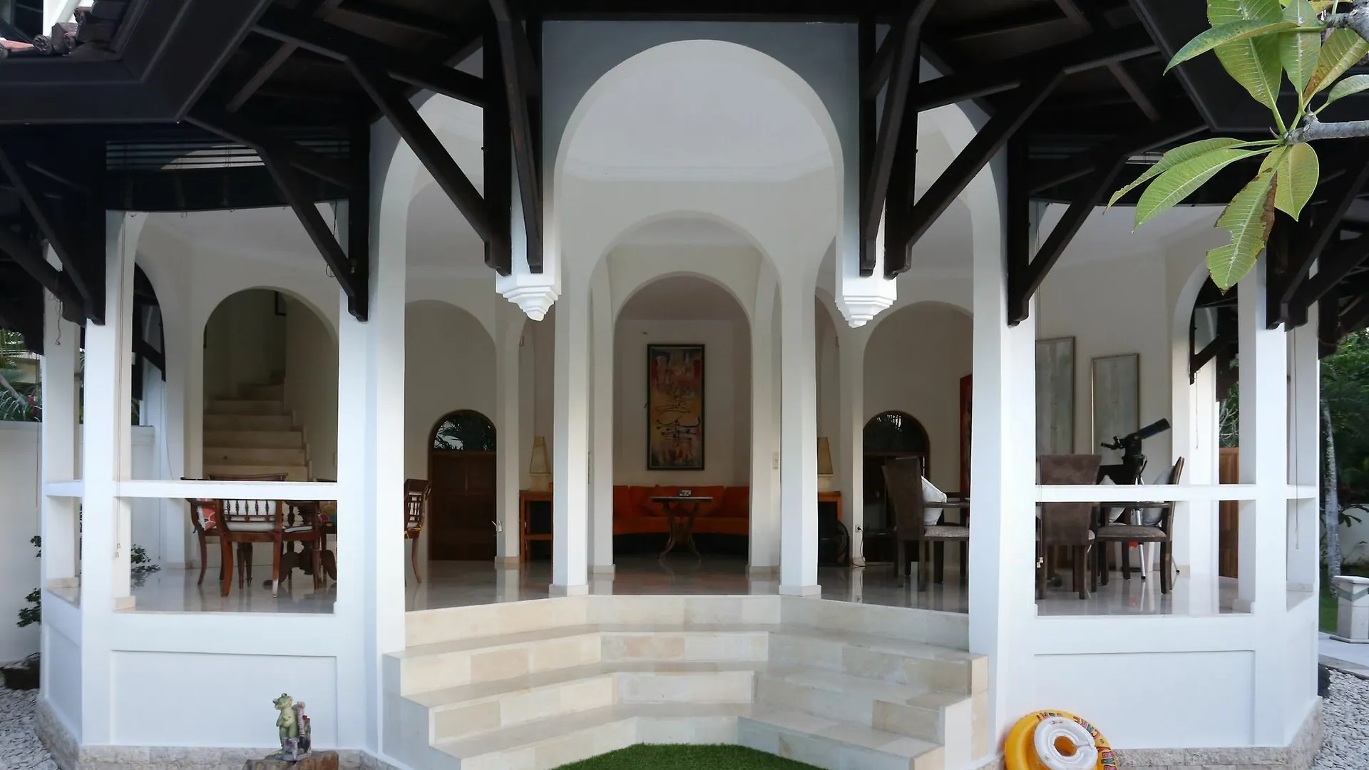 Urbanest Inn Villa Seminyak  Seminyak (Bali)