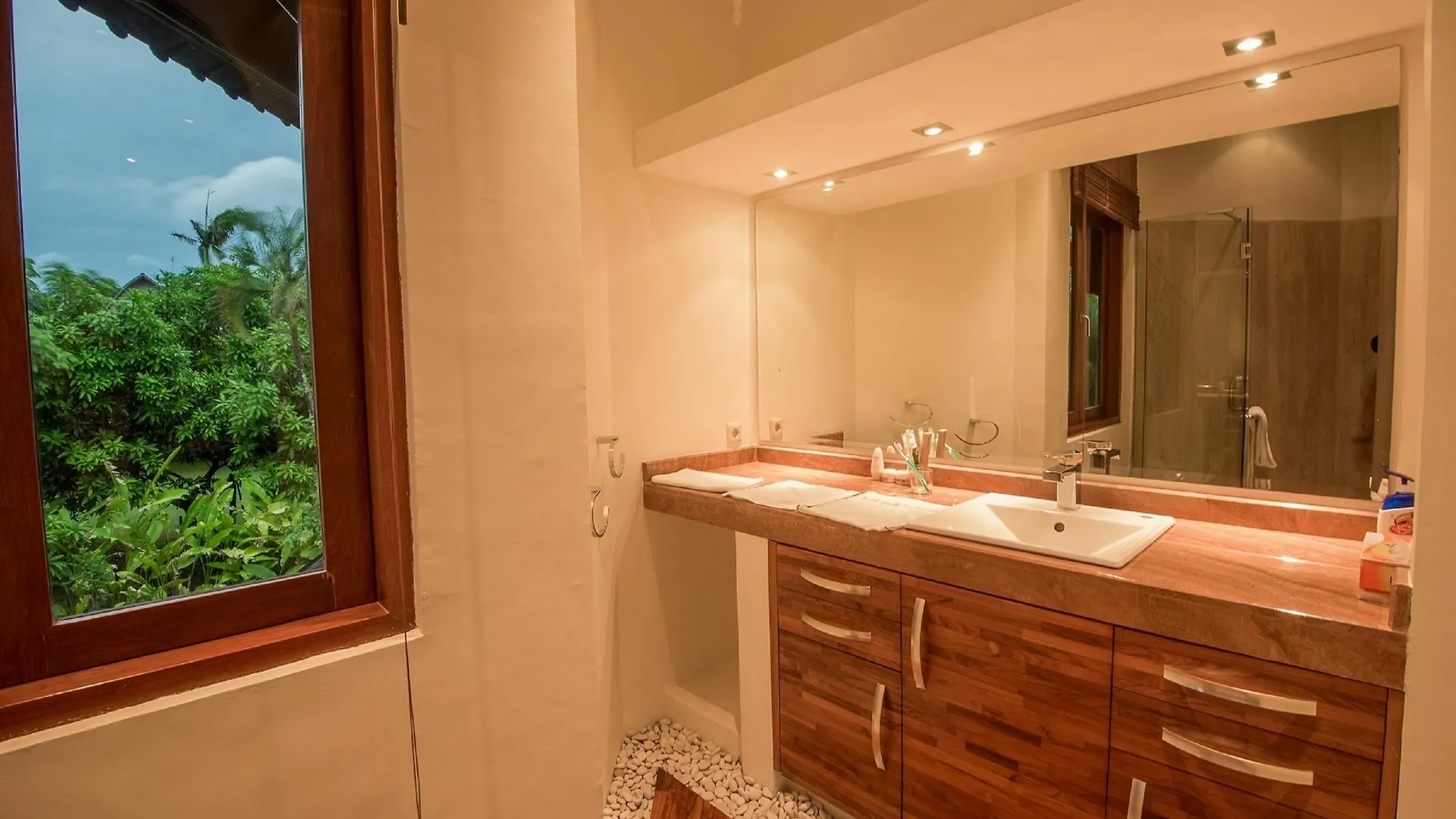 Urbanest Inn Villa Seminyak   Seminyak (Bali)